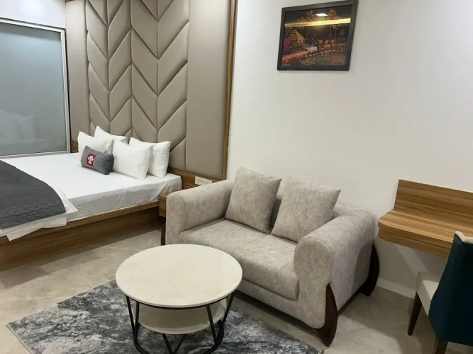 Premier room