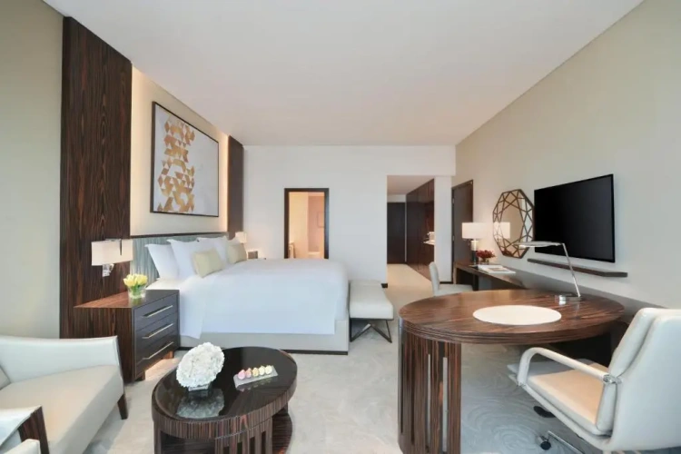 1 Bedroom Double Club Suite