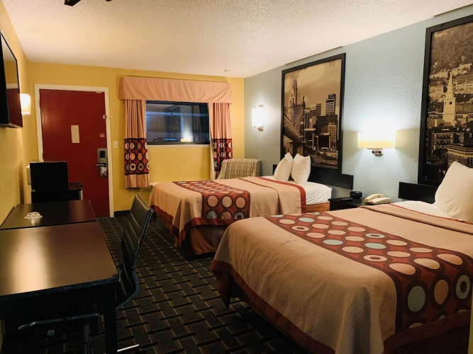 Super 8 Cincinnati OH