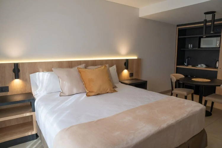 Urbana Suites