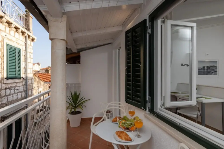 Apartment & Rooms Palmotta