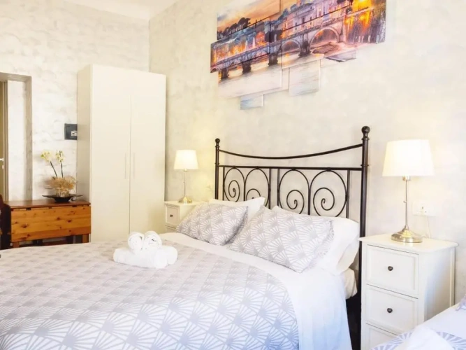 Standard Triple room