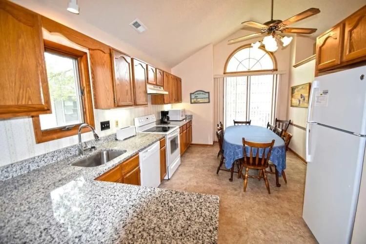 3 Bedrooms Cottage