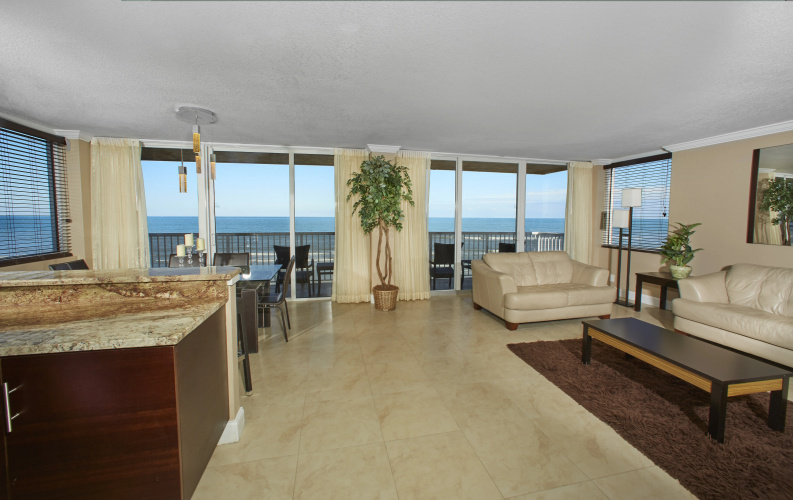 Holiday Inn Resort Daytona Beach Oceanfront photo 9