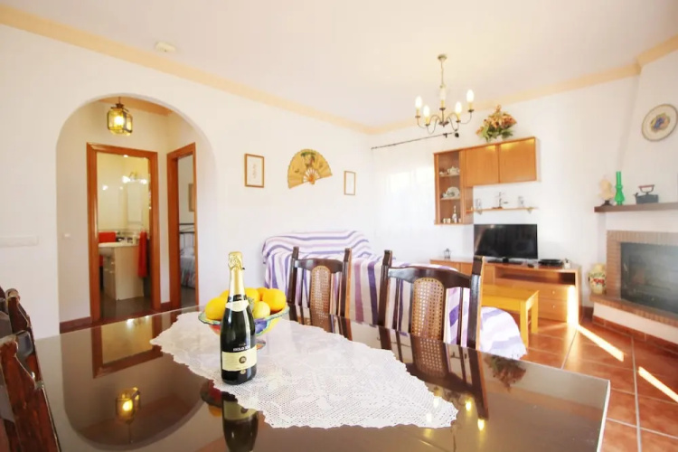 1084 Villa Manolo