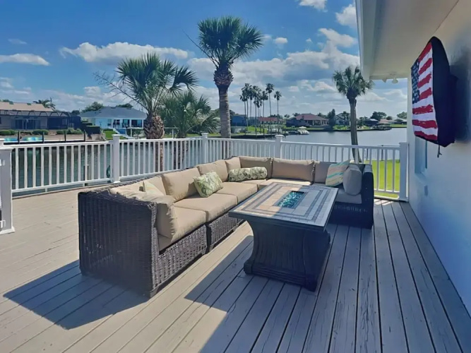Dolphin View Oasis by Distinctive Beach Rentals
