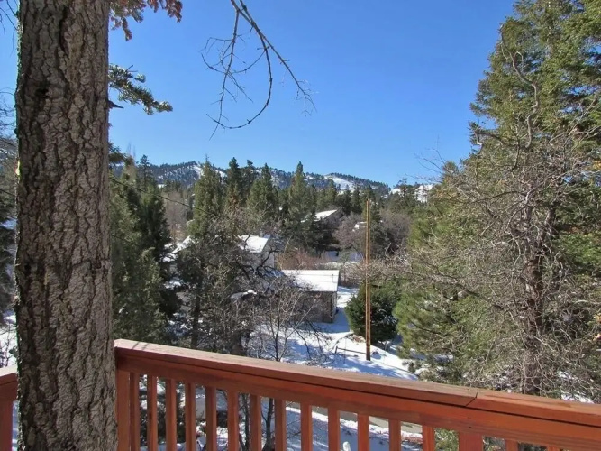 063 JB's Pinecone Lodge Home