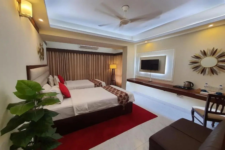 Hotel Grand Circle Inn