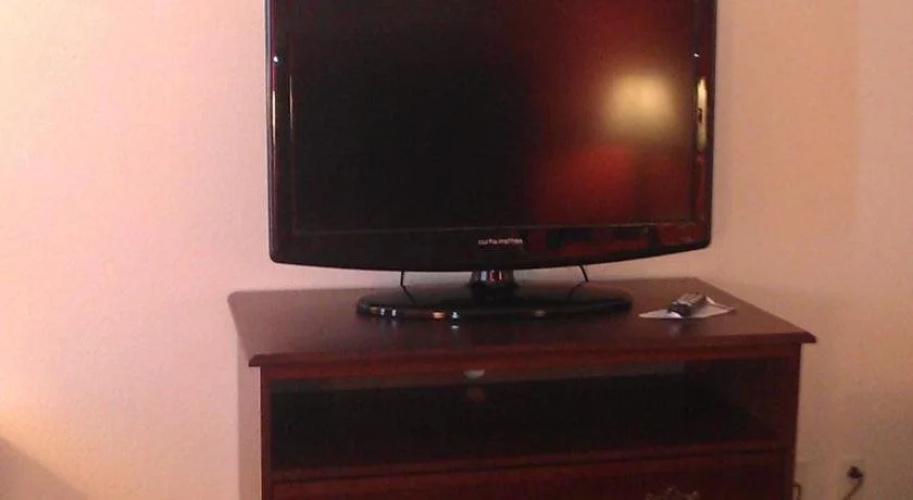 Robinson Inn and Suites