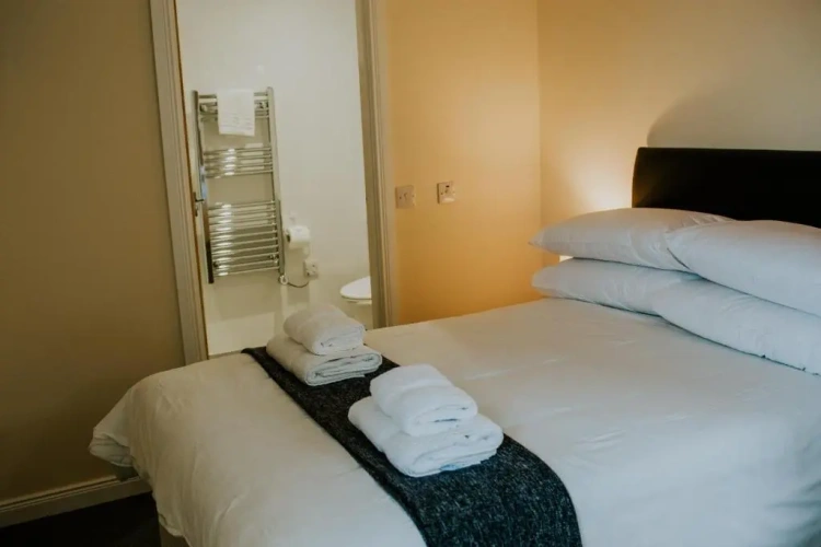 3 Bedrooms Single Apartment