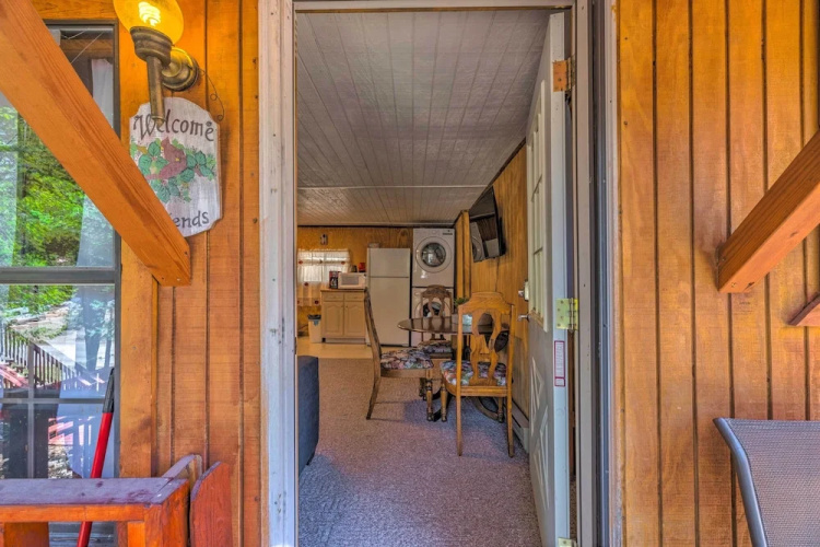 Pet-friendly Cloudcroft Cabin w/ Forest Views!