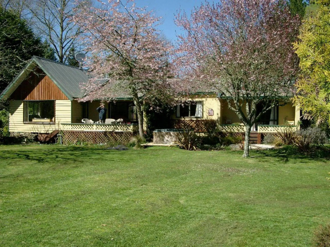 Aultmore Hollow Bed and Breakfast