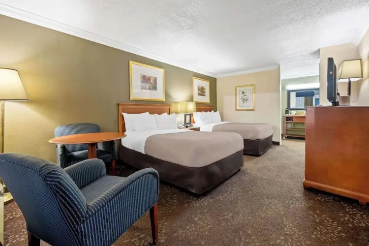 Standard Quadruple room