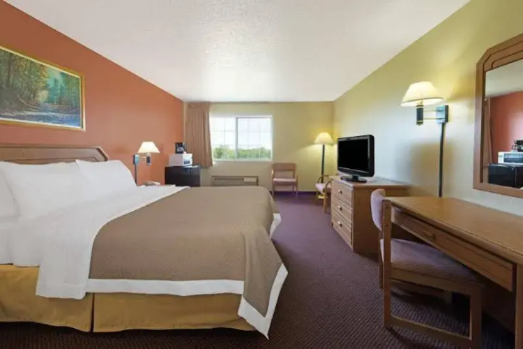 Cameron Days Inn