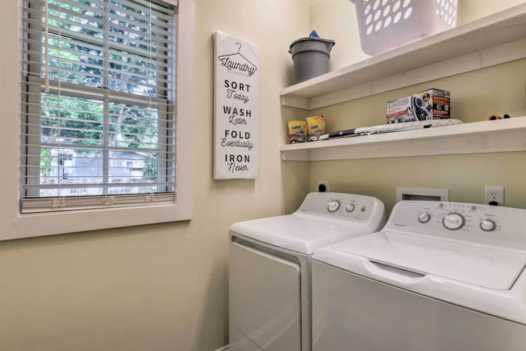 2 Mi to Dauphin St! Charming Home in Mobile