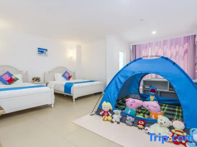 Deluxe Twin Family room with view