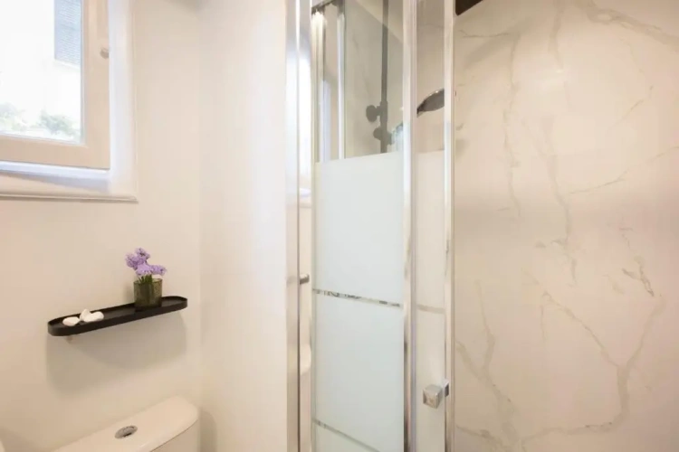 3 Bedrooms Apartment