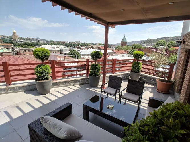 3 Bedrooms Premium Apartment with city view