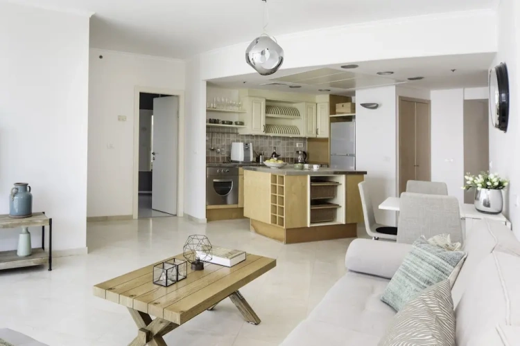 2 Bedrooms Apartment beachfront