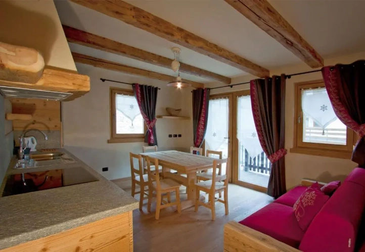 2 Bedrooms Apartment with mountain view