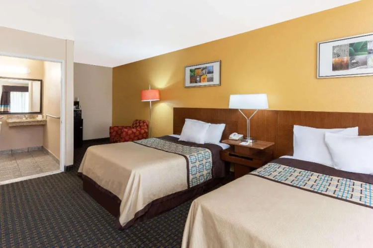 Days Inn & Suite Qualcomm Stadium/sdsu
