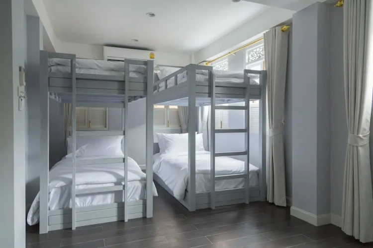 Deluxe Quadruple room with balcony