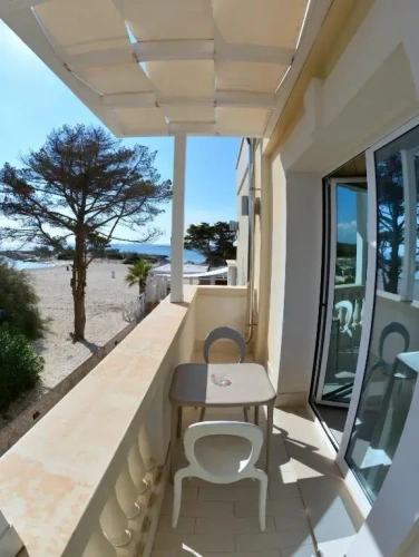Standard Double room with balcony and with partial sea view