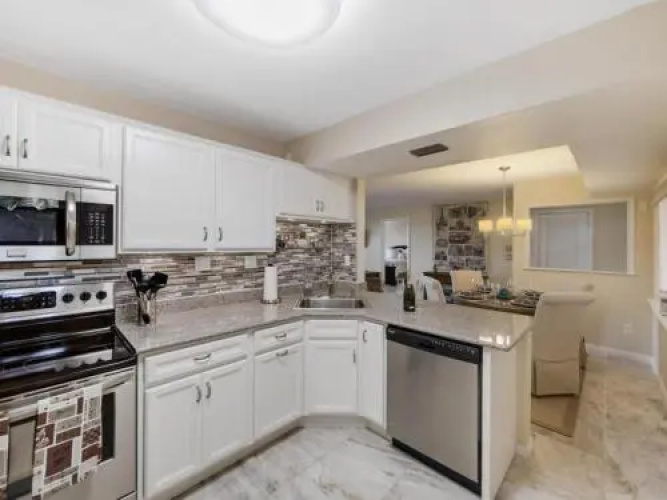 Ocean Village Capstan 813
