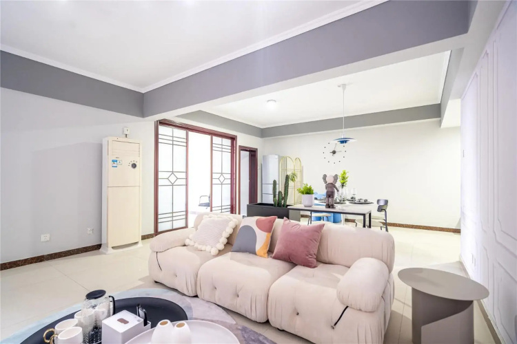 Locals Apartment House 20