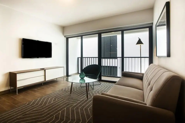 w Upscale 2BR in Miraflores