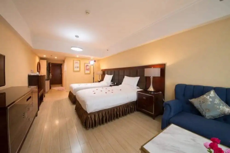 Chengdu Longhu Beach Hotel