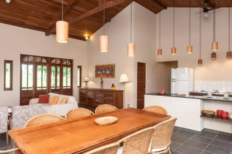 4 Bedrooms Cottage