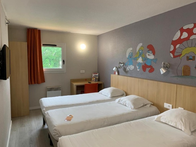 Standard Triple room