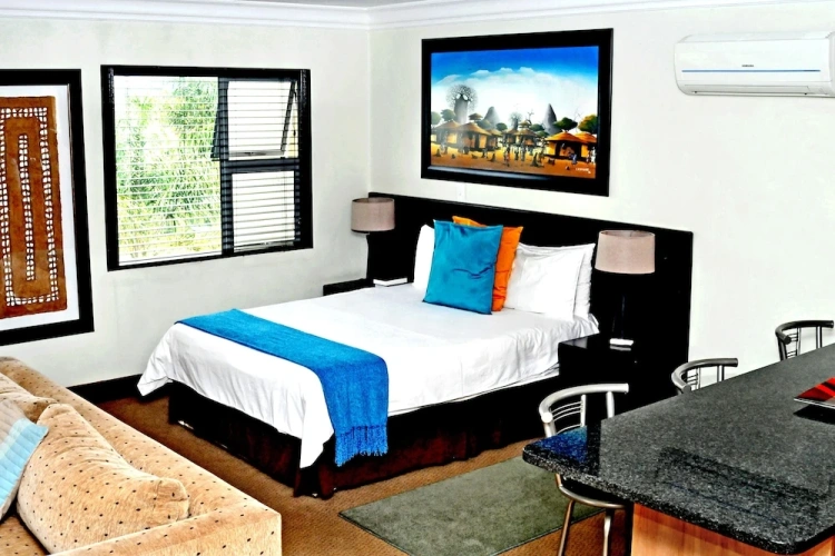 1 Bedroom Comfort Suite with balcony