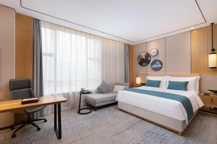 Rezen Longuu Hotel
