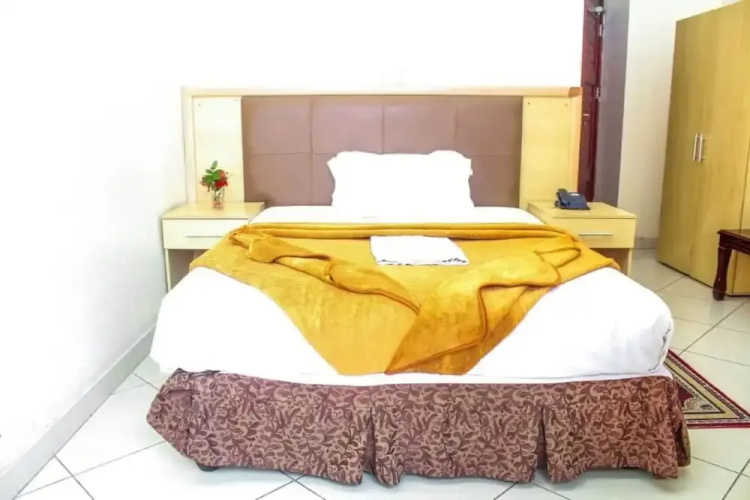 Land Mark Hotel