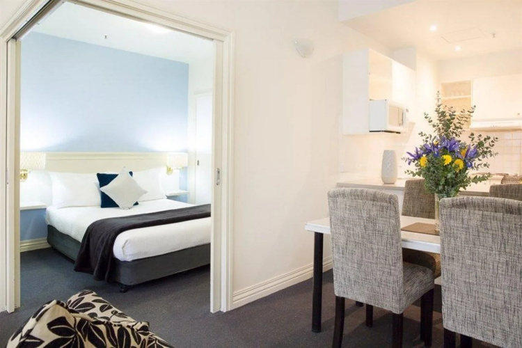 Collins Hotel
