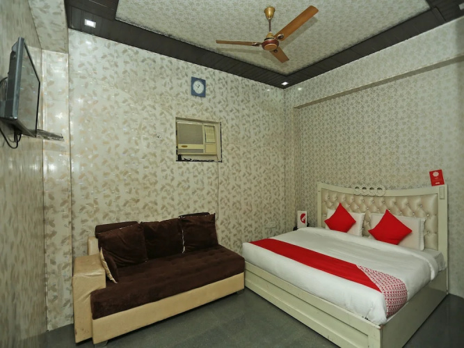 OYO 18530 Comfort Inn