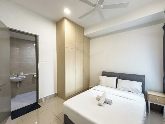 3 Bedrooms Standard room with balcony and with city view
