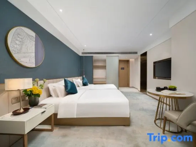 Standard Twin room with river view