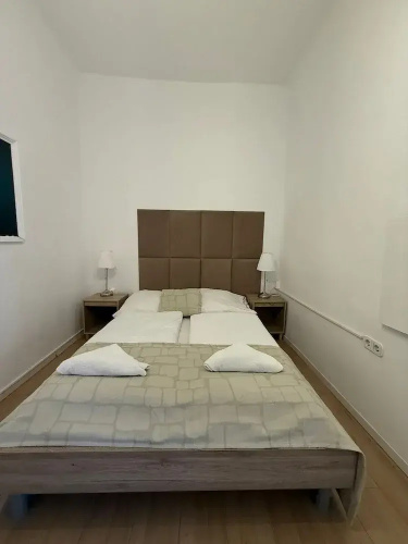 Affordable 2BR Apt Superb Location