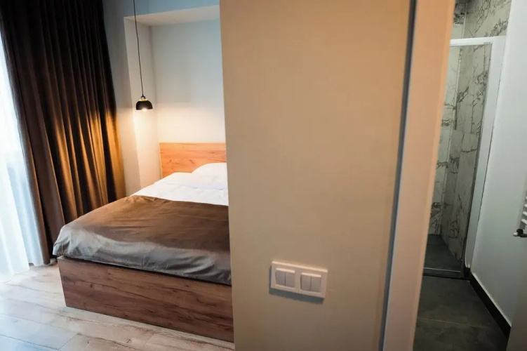 Fly & Stay At George'S