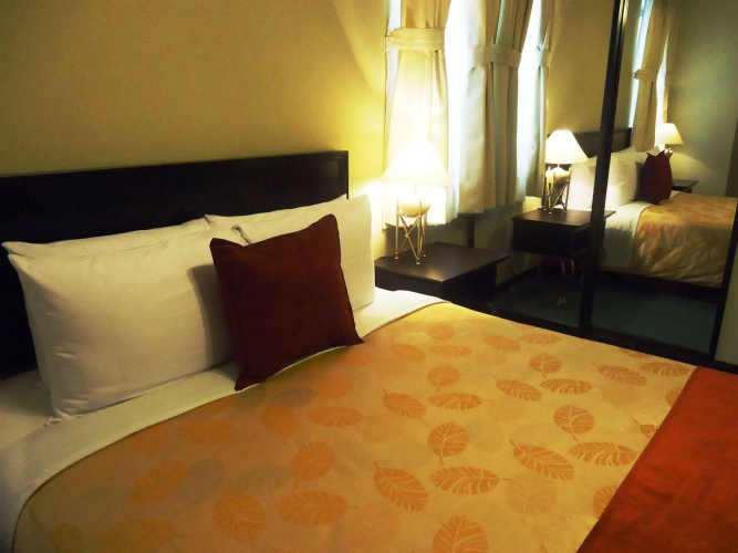 Leon De Oro Inn & Suites