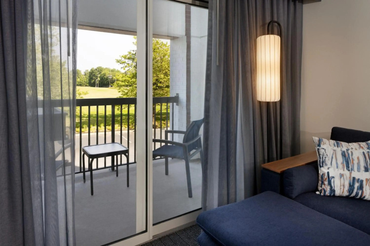 Courtyard by Marriott Edison Woodbridge