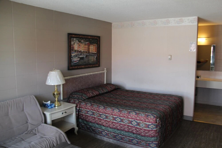 Camrose Motel