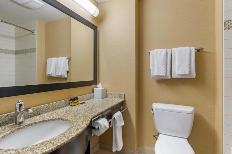 Best Western Plus Sherwood Park Inn & Suites photo 11
