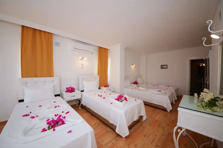 Standard Quadruple room with balcony