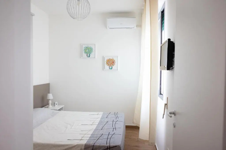 Alessandro House