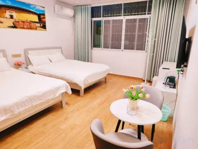 Longyan Haolaiwu Hotel