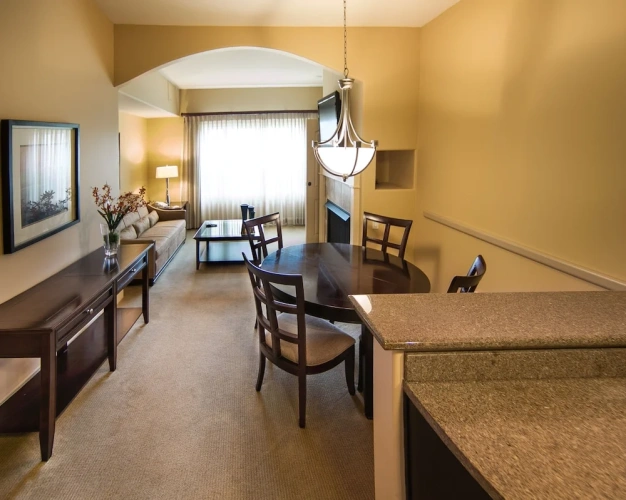 2 Bedrooms Suite with balcony